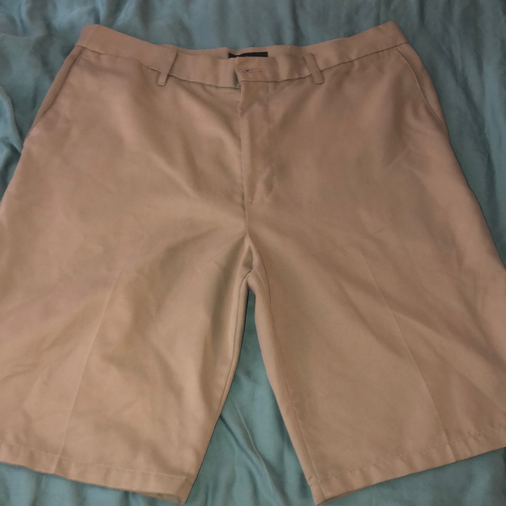 *LIKE NEW* Dockers Men’s Khaki Shorts